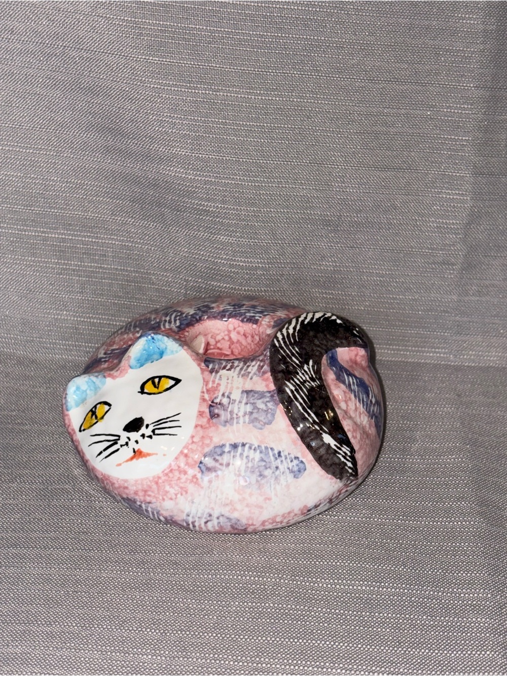 Hand-Painted Pink Ceramic Cat Figurine - Decorative Accent M86